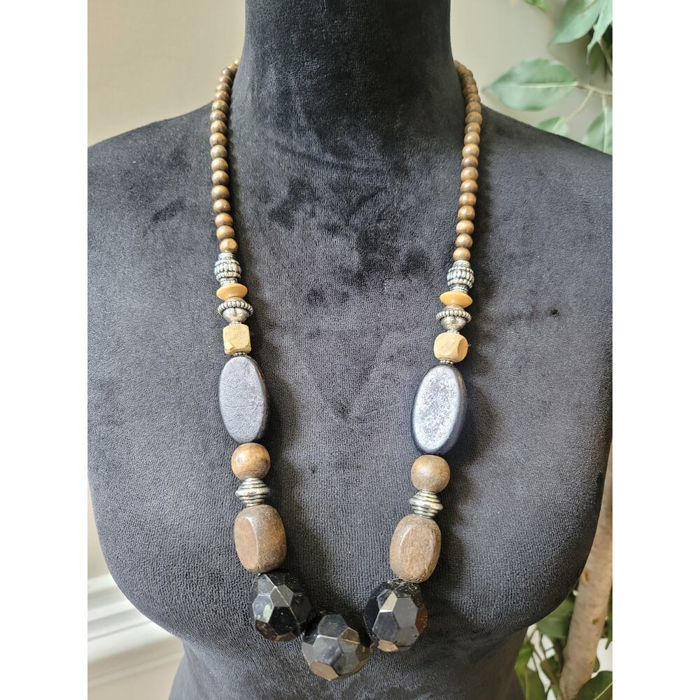 Women's Chunky Beaded Statement Necklace With Lobster Clasp in Wood and Resin